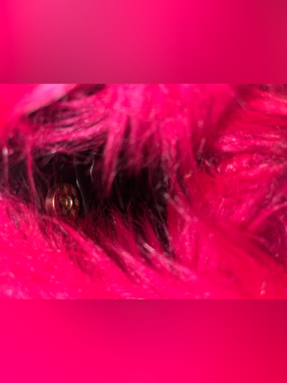 Y2K Hot pink Furry heart shaped purse - Picture 5 of 5